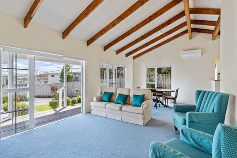 Photo of property in 2/25 College Road, Northcote, Auckland, 0627