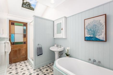 Photo of property in 335 Muritai Road, Eastbourne, Lower Hutt, 5013