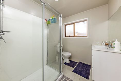 Photo of property in 2/76 Kenderdine Road, Papatoetoe, Auckland, 2025