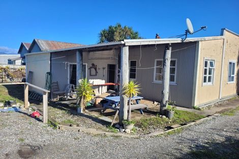 Photo of property in 6 The Esplanade, Westport, 7825