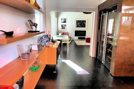 Photo of property in 15 Park Street, Thorndon, Wellington, 6011