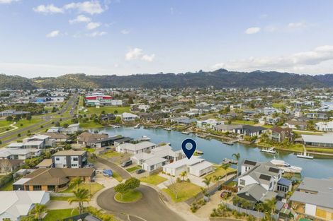 Photo of property in 17 Mermaid Place, Whitianga, 3510