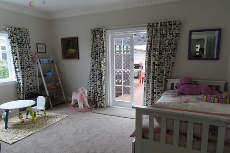 Photo of property in 43 Saint Ronans Avenue, Waterloo, Lower Hutt, 5011