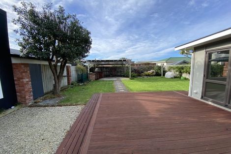 Photo of property in 191 Queens Drive, Lyall Bay, Wellington, 6022