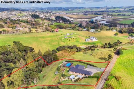 Photo of property in 64 Kaipara Coast Highway, Helensville, Kaukapakapa, 0871