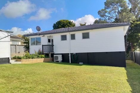 Photo of property in 10 Doone Place, Massey, Auckland, 0614