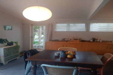 Photo of property in 39 Glenesk Road, Piha, New Lynn, 0772