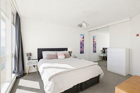 Photo of property in Gateway Apartments, 19 Maida Vale Road, Roseneath, Wellington, 6011