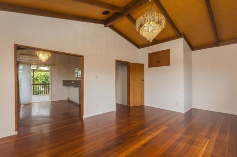Photo of property in 17 Domain Road, Glenfield, Auckland, 0629
