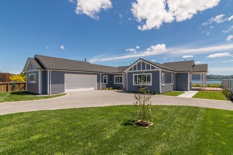 Photo of property in 1 Taumata Rise, Acacia Bay, 3385