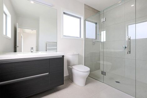 Photo of property in 6 George Yee Place, Taradale, 4112