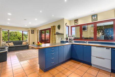Photo of property in 12 Kilkelly Close, Tawa, Wellington, 5028