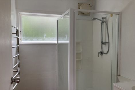 Photo of property in 41 Royal View Road, Te Atatu South, Auckland, 0610