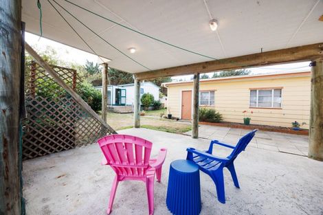 Photo of property in 1 Seabury Avenue, Foxton Beach, Foxton, 4815
