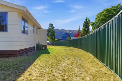 Photo of property in 11 Waitaki Drive East, Otematata, 9412