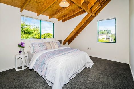 Photo of property in 1/470 East Coast Road, Windsor Park, Auckland, 0630