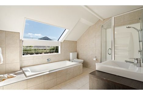Photo of property in 121 Astley Avenue, New Lynn, Auckland, 0600