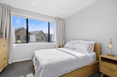 Photo of property in 5 Glen Evans Crescent, Fairfield, Lower Hutt, 5011