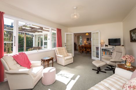 Photo of property in 37 Holly Road, St Albans, Christchurch, 8014