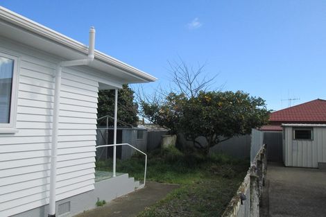 Photo of property in 4 Huia Place, Levin, 5510
