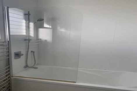 Photo of property in 1/26 Becroft Drive, Forrest Hill, Auckland, 0620