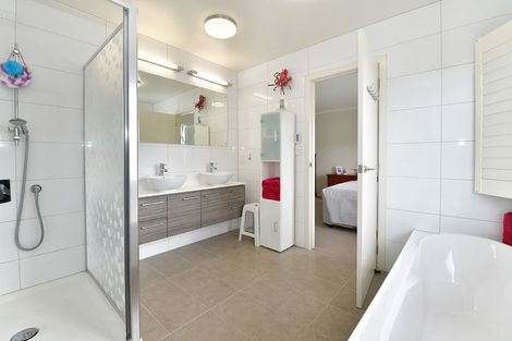 Photo of property in 37 Landmark Terrace, Orewa, 0931