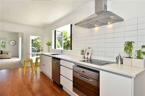 Photo of property in 19 Brook Street, Milford, Auckland, 0620