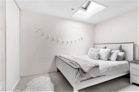 Photo of property in 28/8u Girton Terrace, Mount Cook, Wellington, 6021