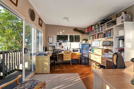 Photo of property in 94 Messenger Terrace, Oakura, 4314