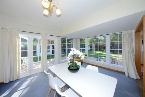 Photo of property in 118 Memorial Avenue, Burnside, Christchurch, 8053