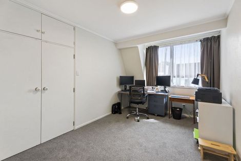 Photo of property in 19 Sanctuary Point, Sunnyhills, Auckland, 2010