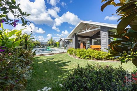 Photo of property in 212 Matua Road, Kumeu, 0810