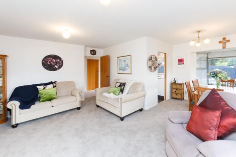 Photo of property in 140 Ruapehu Drive, Fitzherbert, Palmerston North, 4410