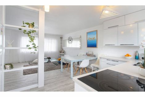 Photo of property in 1/83 Birkdale Road, Birkdale, Auckland, 0626