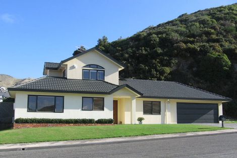 Photo of property in 5 Melksham Drive, Churton Park, Wellington, 6037