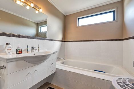 Photo of property in 204 Heta Road, Merrilands, New Plymouth, 4312