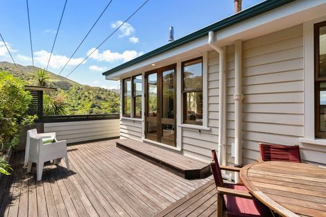 Photo of property in 7 Doris Gordon Crescent, Crofton Downs, Wellington, 6035