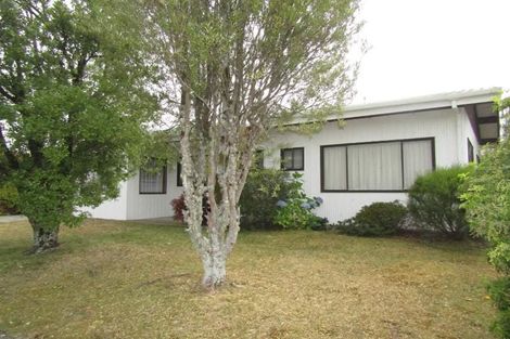 Photo of property in 10 Reeves Road, Acacia Bay, Taupo, 3330