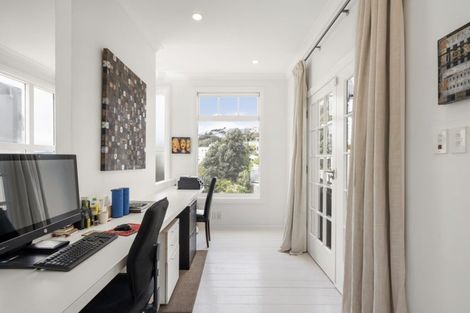 Photo of property in 8 Hay Street, Oriental Bay, Wellington, 6011