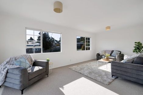Photo of property in 51 Cumberland Street, Merrilands, New Plymouth, 4312