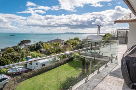 Photo of property in 16 Rangikapiti Road, Coopers Beach, 0420