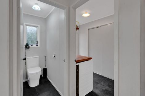 Photo of property in 19 Tainui Terrace, Inglewood, 4330