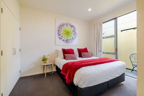 Photo of property in 3/6p Queen Street, Palmerston North, 4410