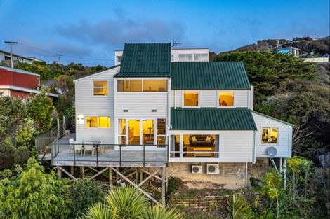 Photo of property in 22a Kahu Road, Paremata, Porirua, 5024