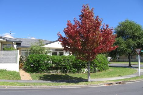 Photo of property in 1/1-5 Gleanor Avenue, Oteha, Auckland, 0632