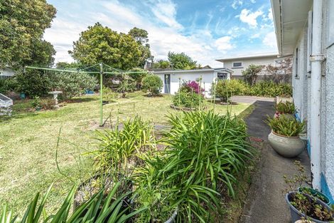 Photo of property in 9 Lee Street, Castlecliff, Whanganui, 4501