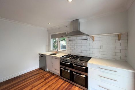 Photo of property in 730 Te Atatu Road, Te Atatu Peninsula, Auckland, 0610