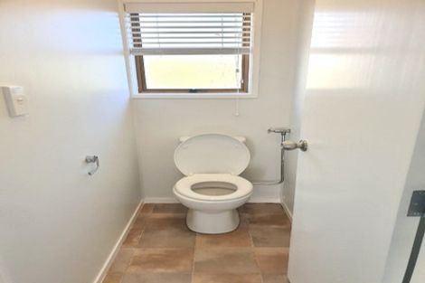 Photo of property in 3/19 Chequers Avenue, Glenfield, Auckland, 0629