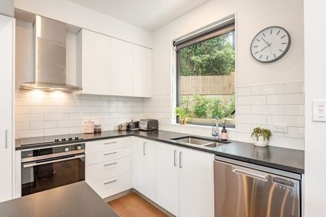 Photo of property in 38u2 Bankot Crescent, Ngaio, Wellington, 6035