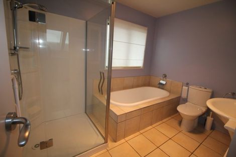 Photo of property in 28 Tamworth Crescent, Newlands, Wellington, 6037